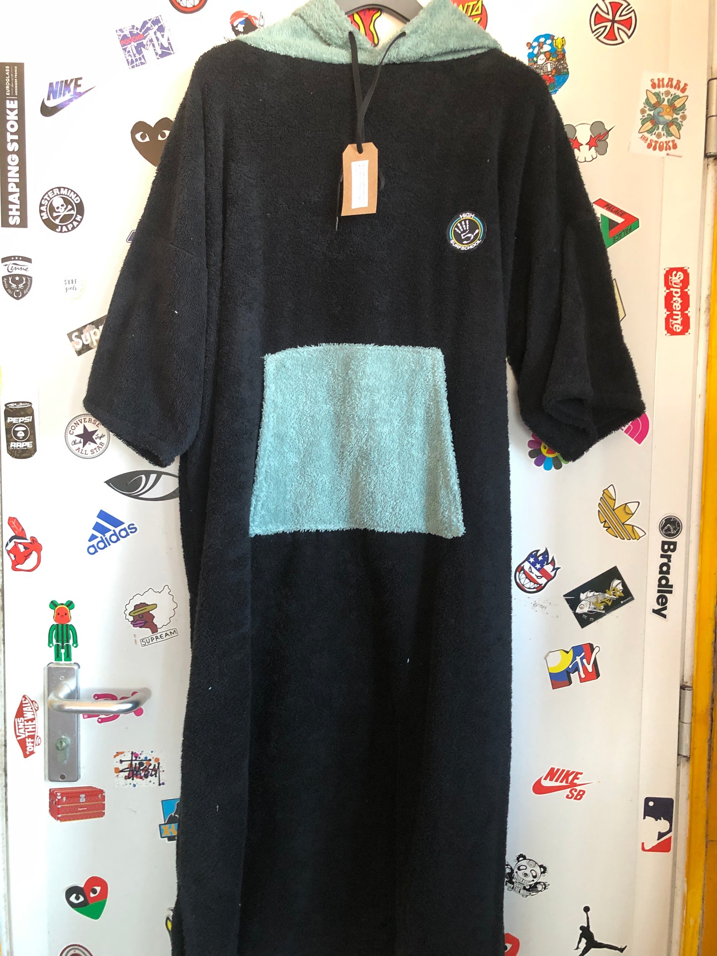 Black surf poncho 120cm